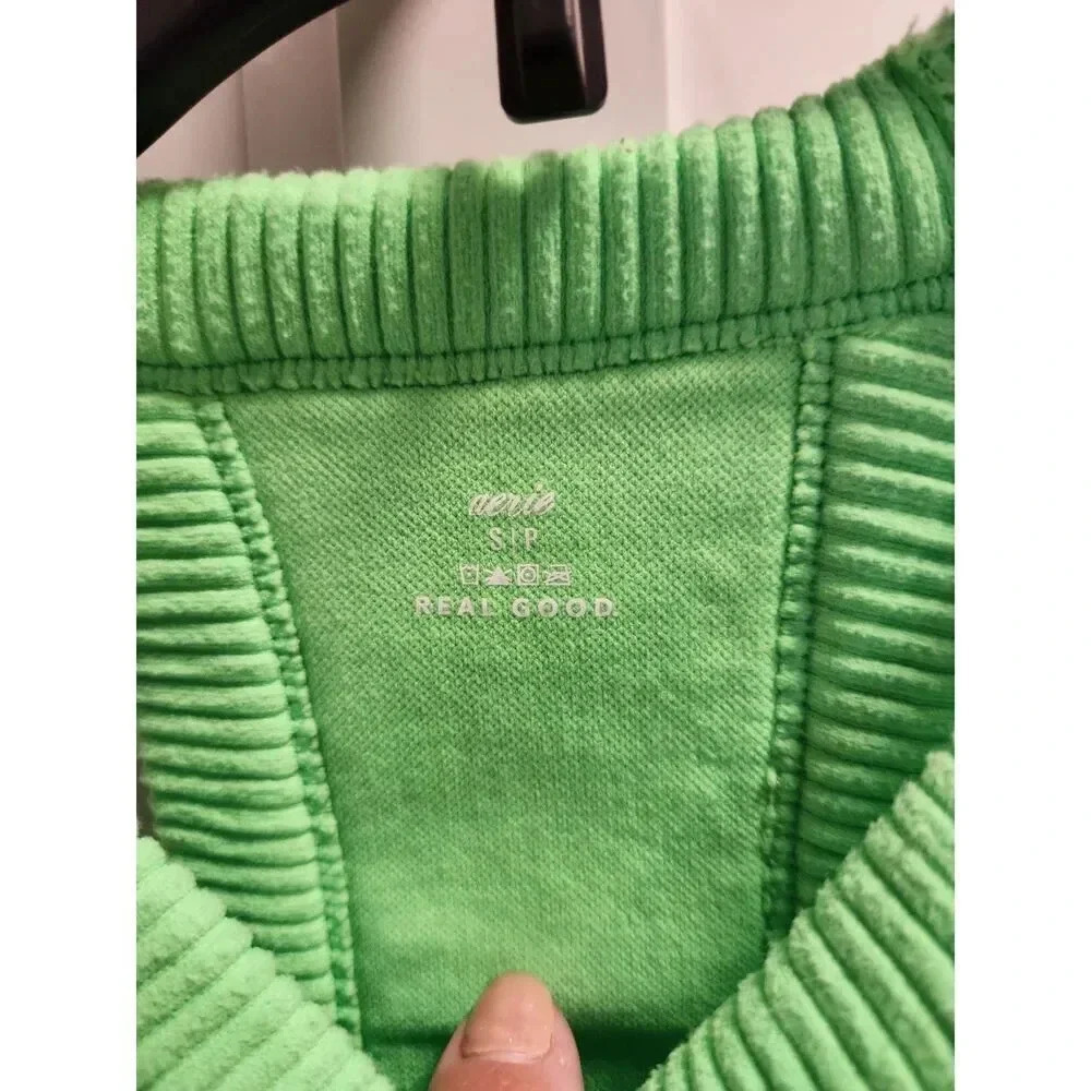 Aerie Superchill Seamless High Neck Bra Top in Neon Green - Picture 3 of 8